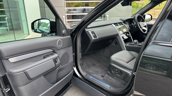 Land Rover Discovery Diesel 3.0 D350 Dynamic HSE Commercial Auto - Image 32